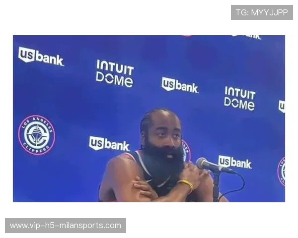 哈登怒撕更衣室传闻,快船内部紧张升温 哈登怒撕更衣室传闻,快船内部紧张升温