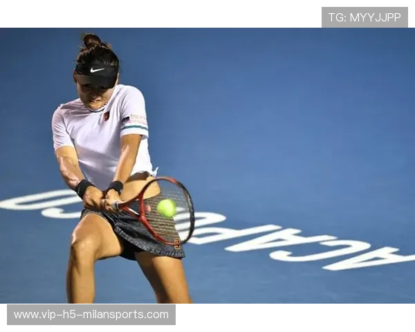 网球选手连发超旋球打乱对手全部节奏