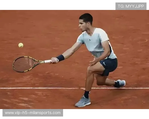 网球轻吊球骗倒全场，轻松掌握制胜技巧！