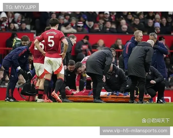 曼联利用中路加速推进制造机会，拉什福德爆射稍偏