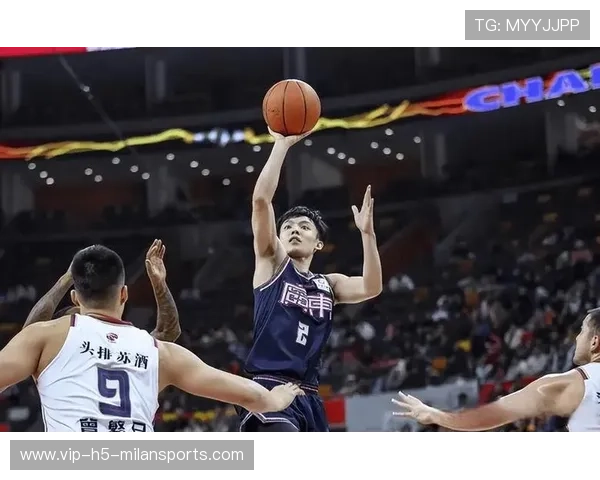 CBA深圳高价签约引发球迷两极评价