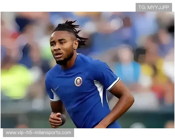 切尔西恩昆库转身抽射干脆利落：足球世界的新传奇