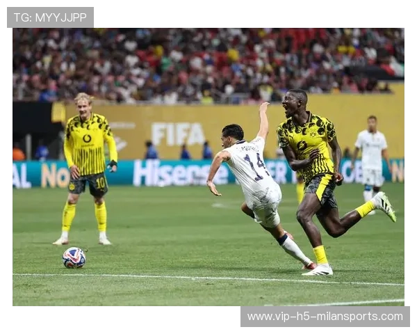 热刺凯恩点球稳稳命中